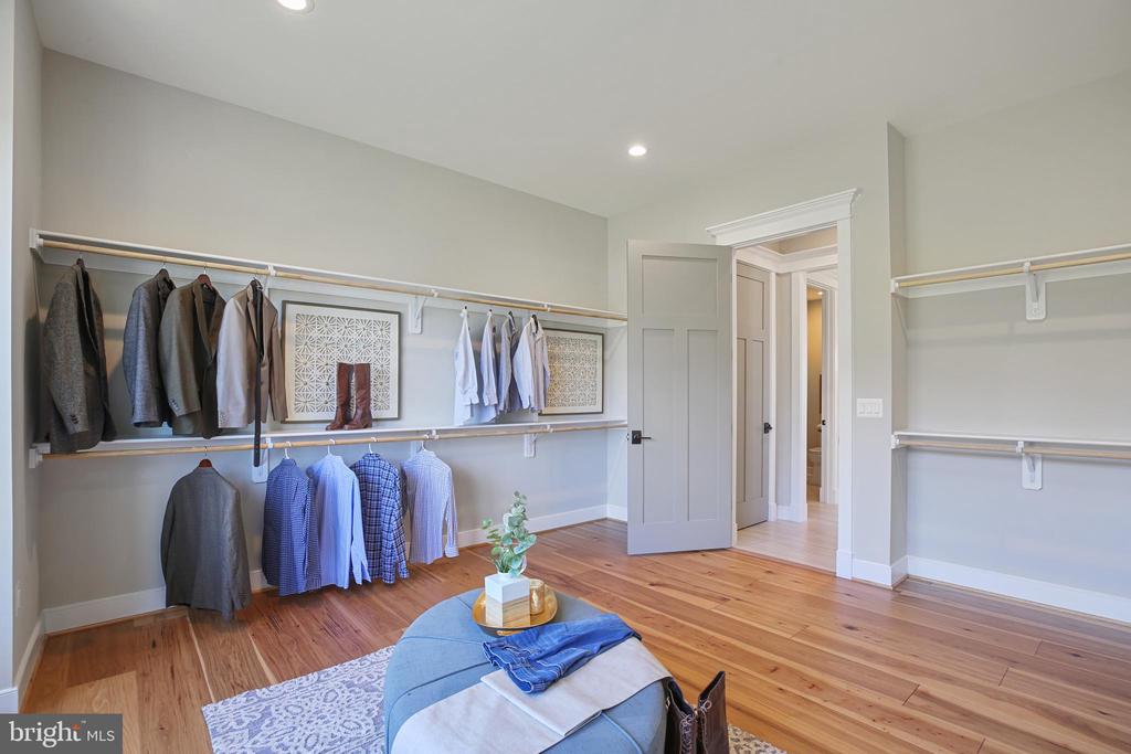 1580 LOUDOUN DRIVE