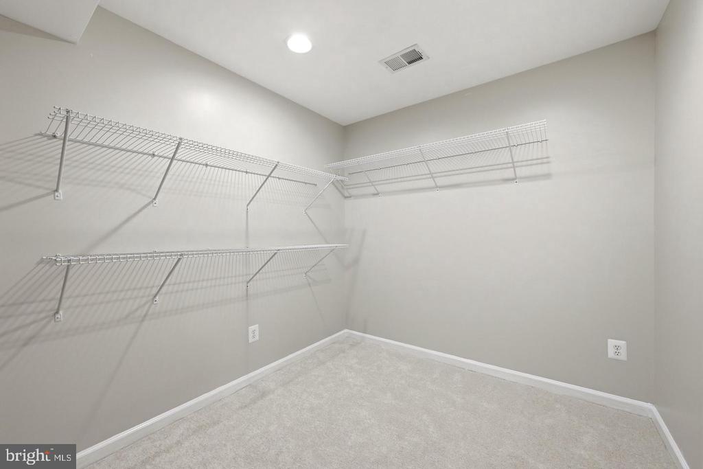 17037 LOFTRIDGE LANE