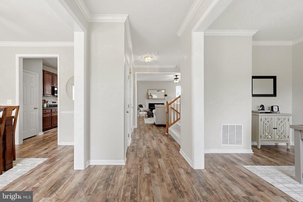 17037 LOFTRIDGE LANE