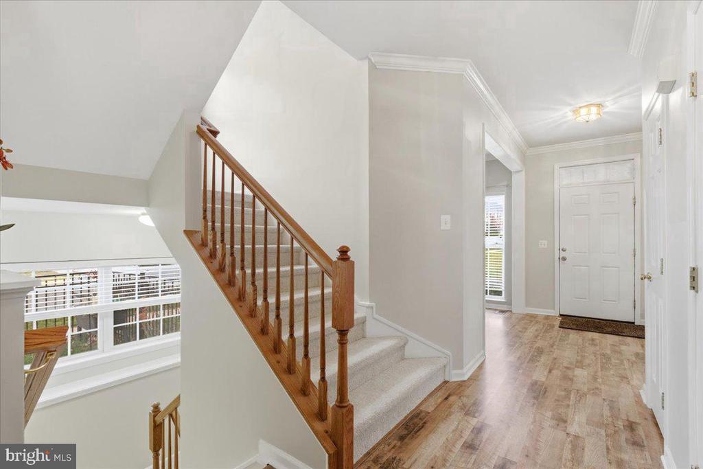 17037 LOFTRIDGE LANE
