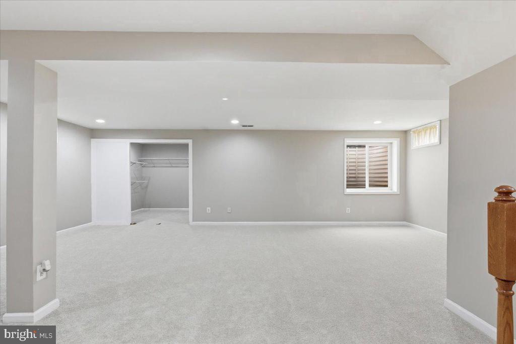 17037 LOFTRIDGE LANE