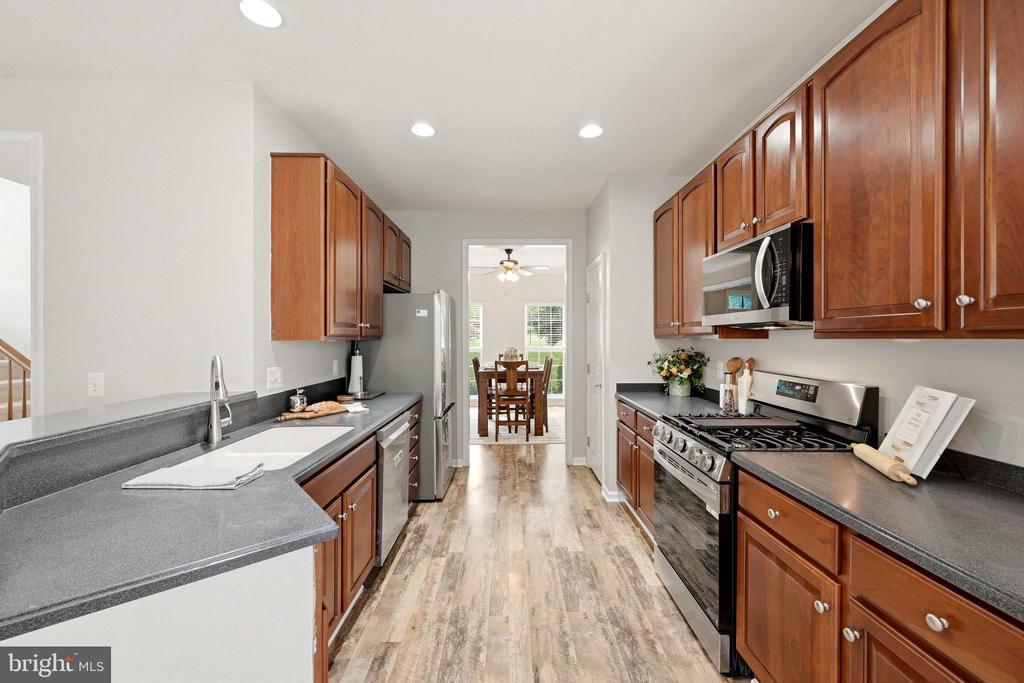 17037 LOFTRIDGE LANE