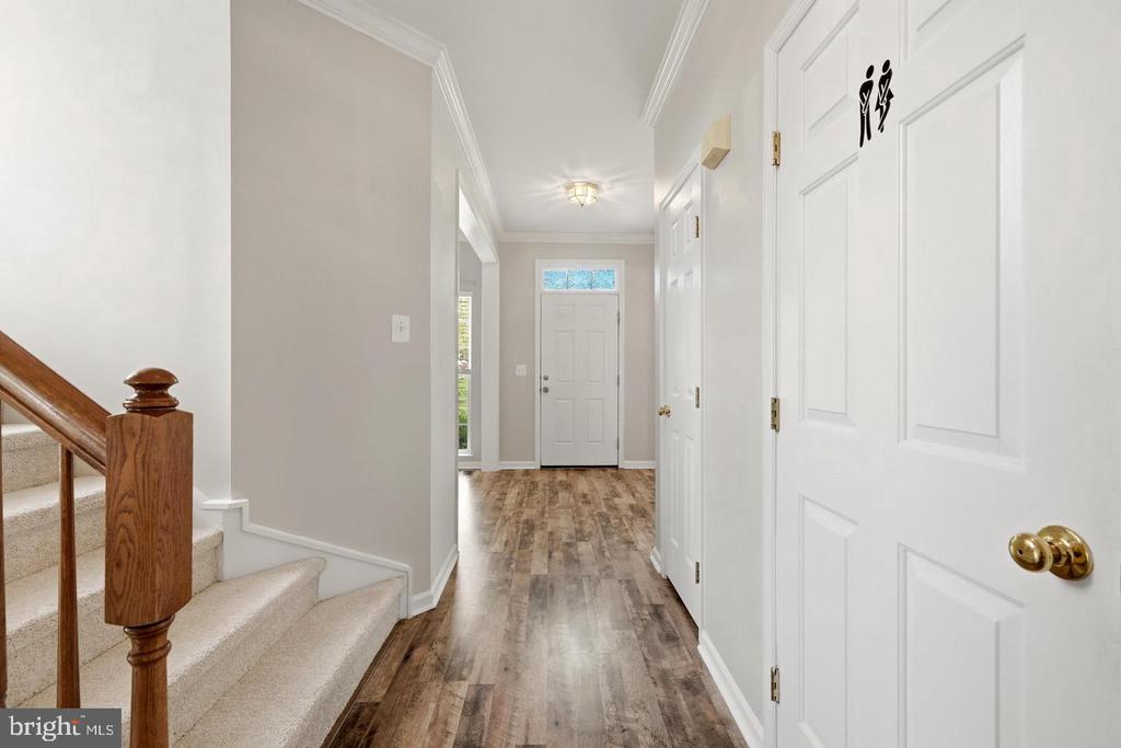 17037 LOFTRIDGE LANE