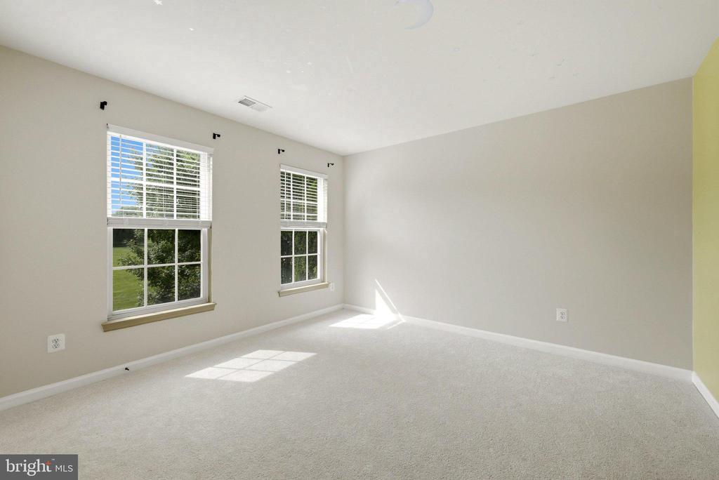 17037 LOFTRIDGE LANE