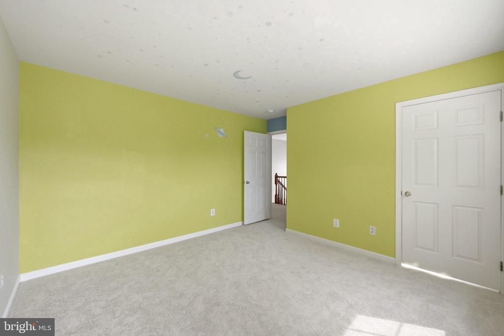 17037 LOFTRIDGE LANE