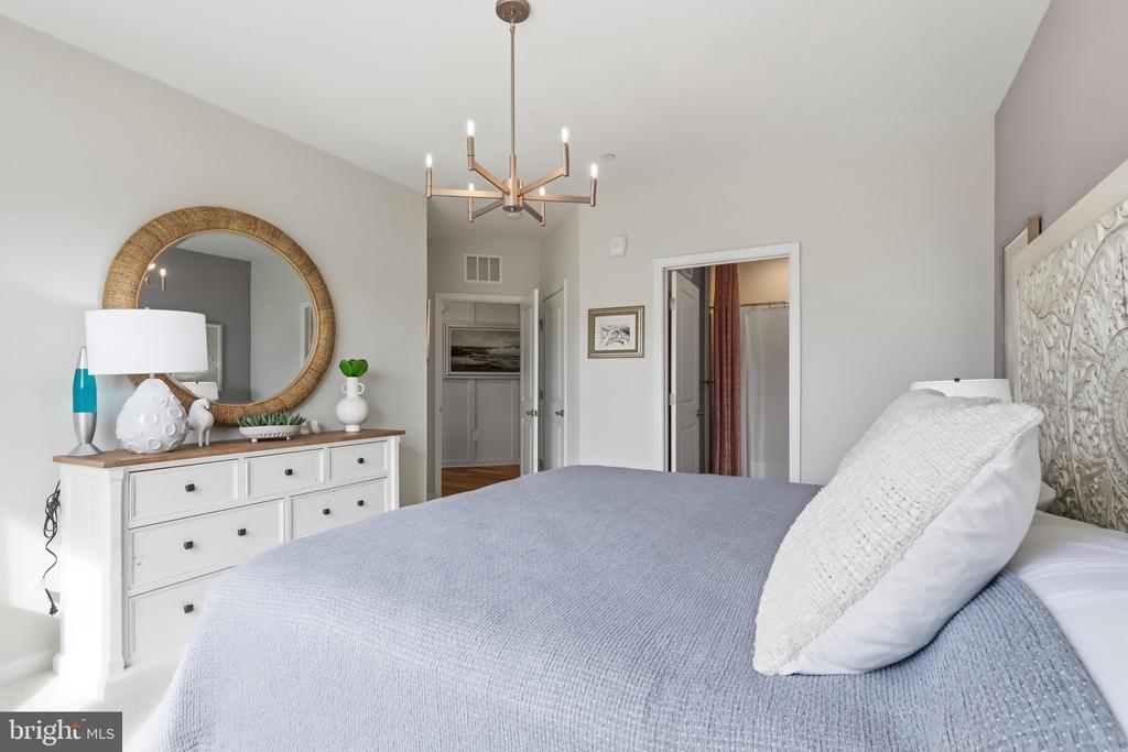 3700 HAVERTILL LANE Unit: 202
