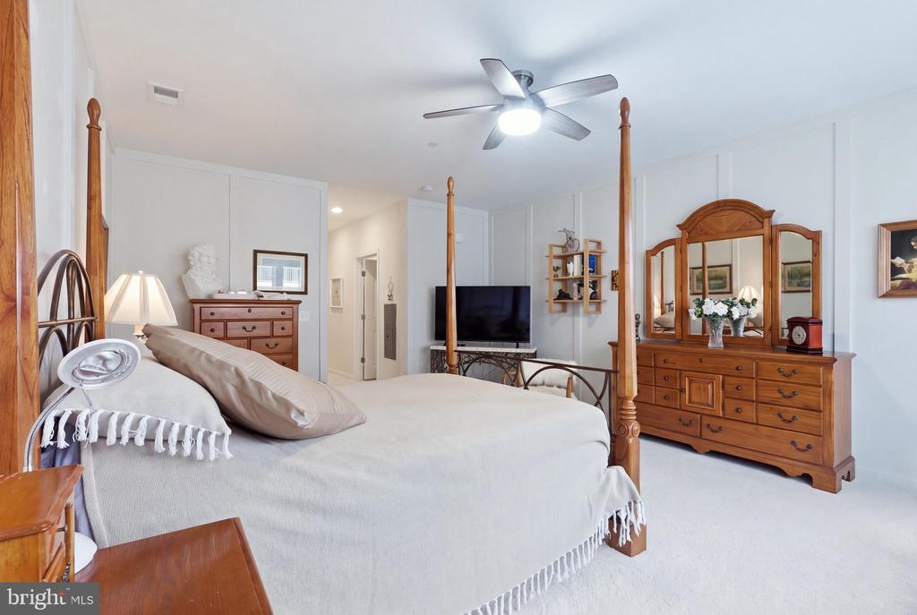 3700 HAVERTILL LANE Unit: 202