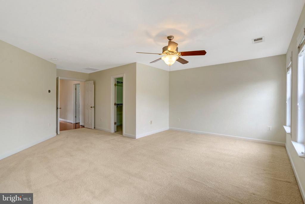 6238 LAWSON DRIVE