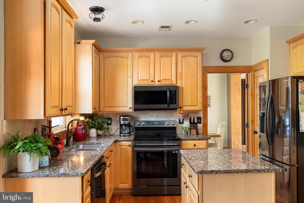 13107 BIGLEAF MAPLE COURT