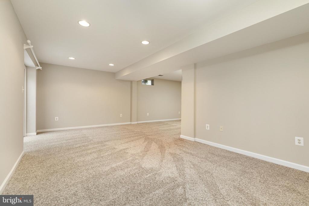 13107 BIGLEAF MAPLE COURT