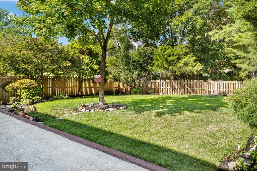 13107 BIGLEAF MAPLE COURT