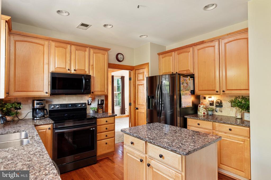 13107 BIGLEAF MAPLE COURT