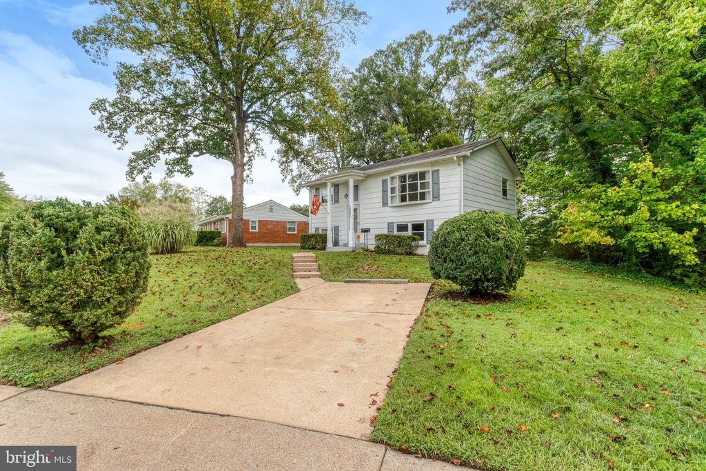 3307 BURLEIGH LANE