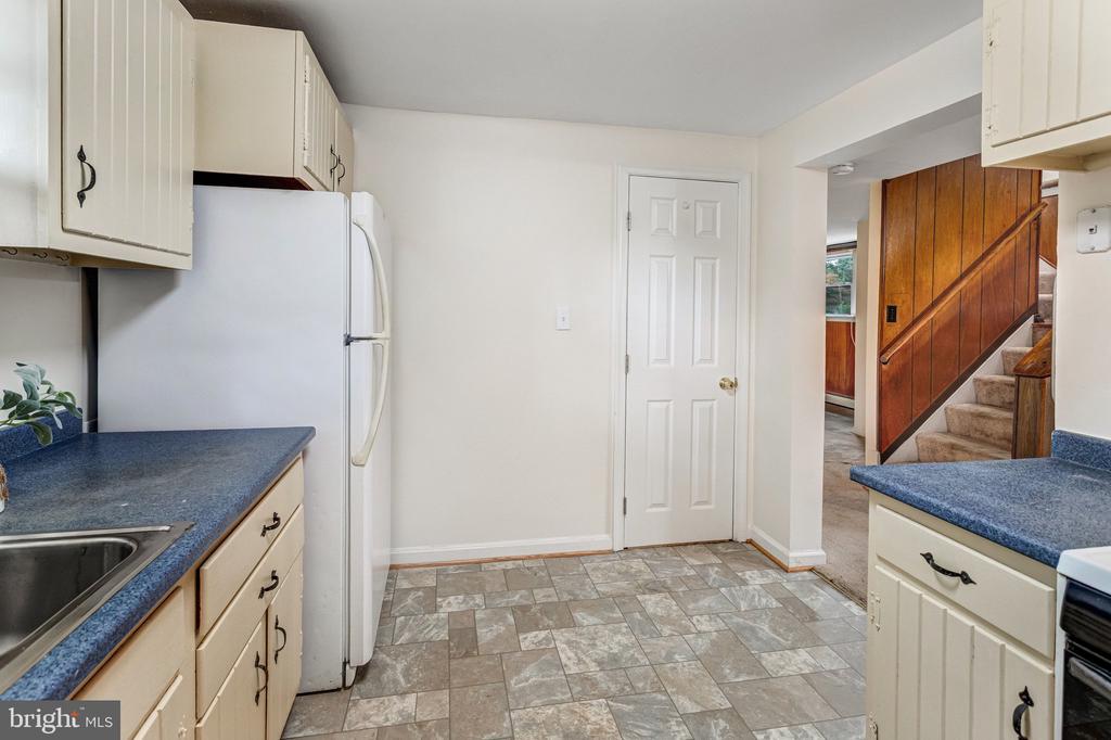3307 BURLEIGH LANE