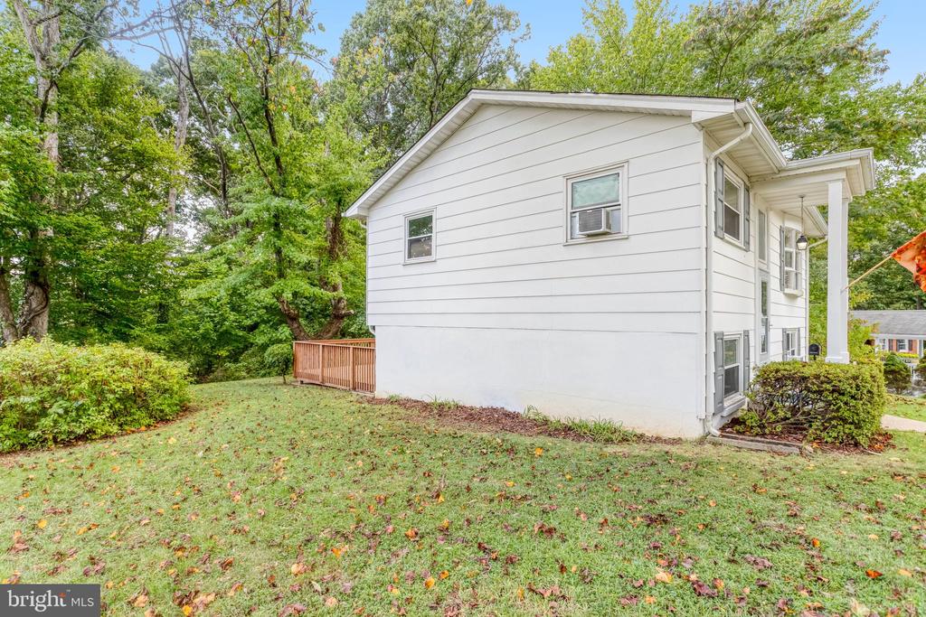 3307 BURLEIGH LANE