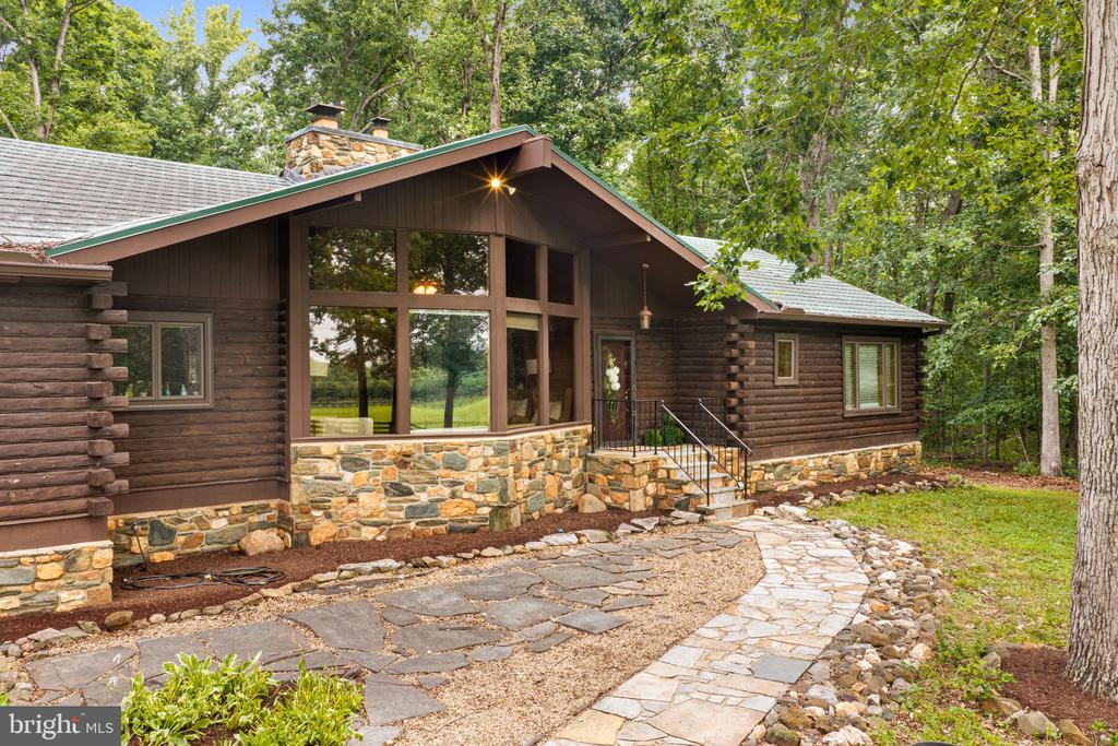 10904 MANLEY ROAD