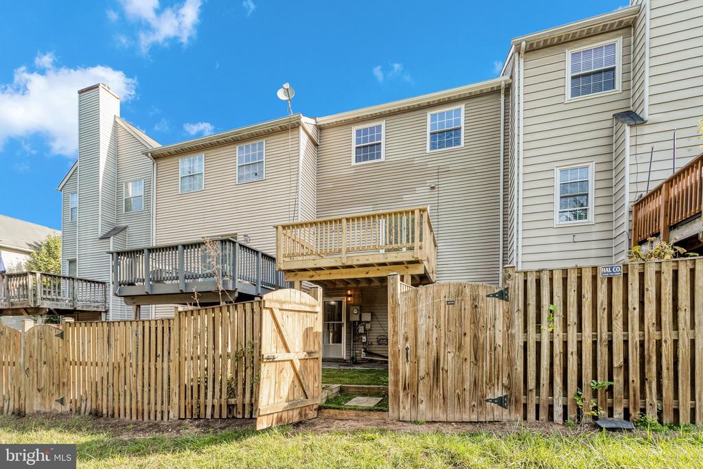 16334 TACONIC CIRCLE