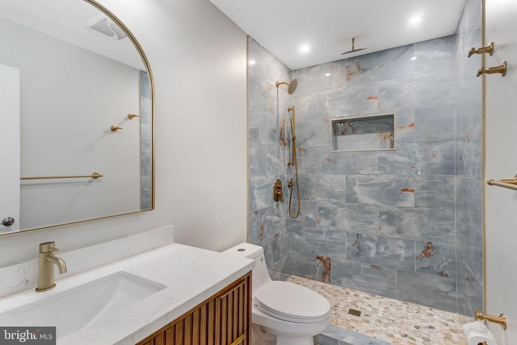 16334 TACONIC CIRCLE