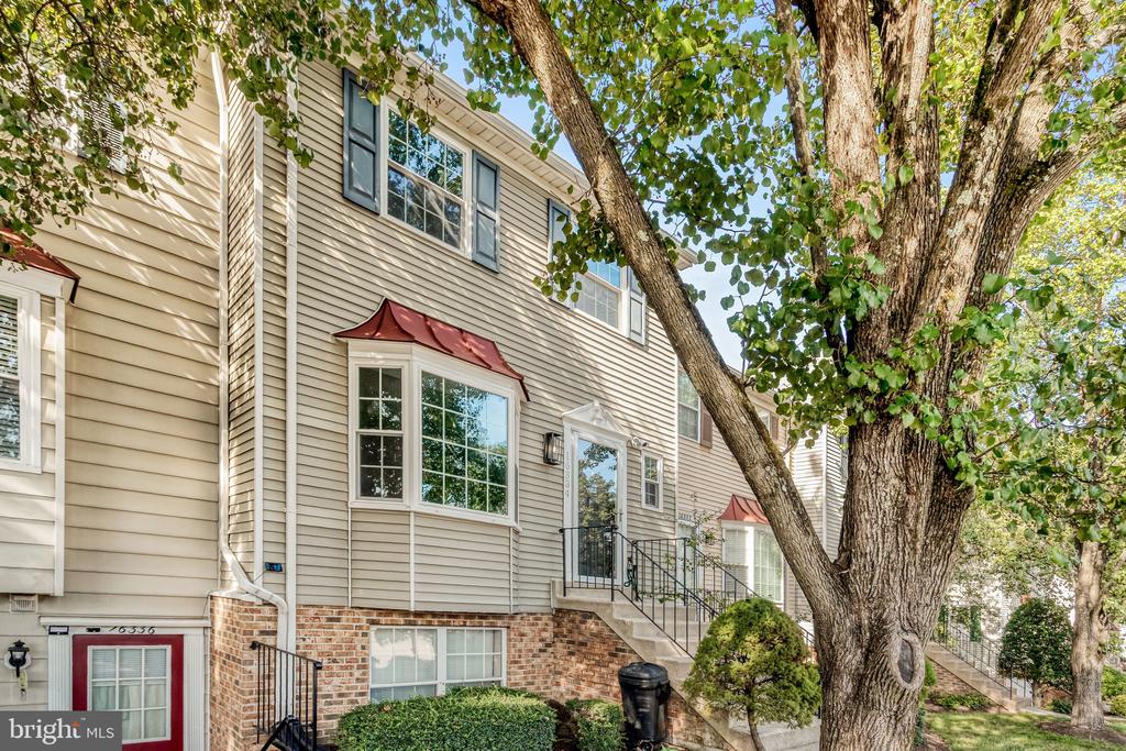 16334 TACONIC CIRCLE