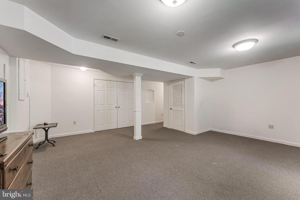 13280 LAWRENCE LANE