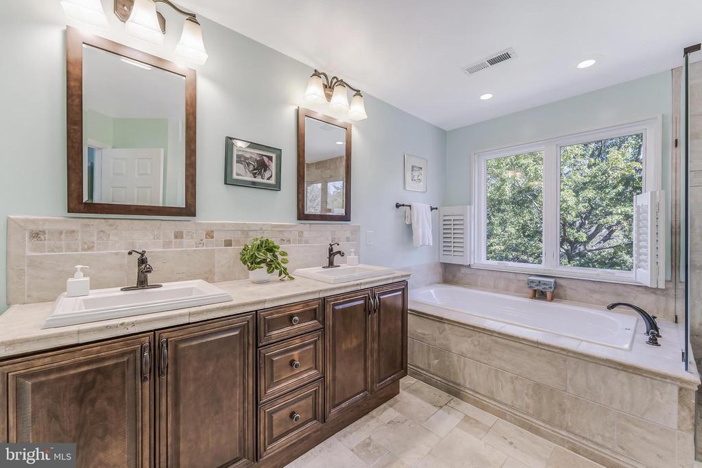 13280 LAWRENCE LANE