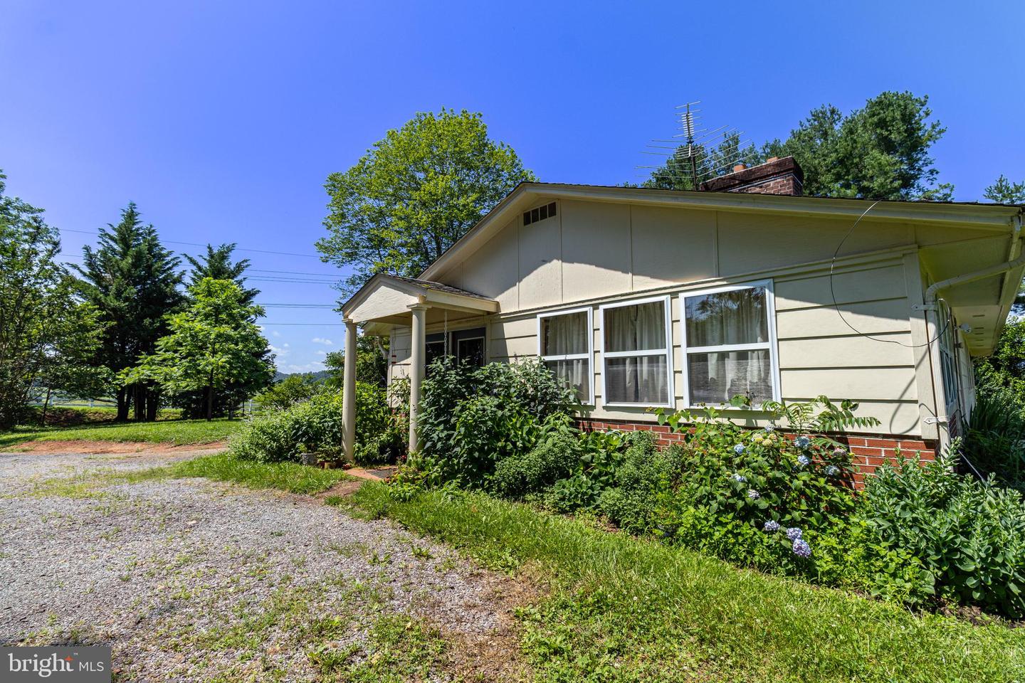 13415 Crest Hill Rd