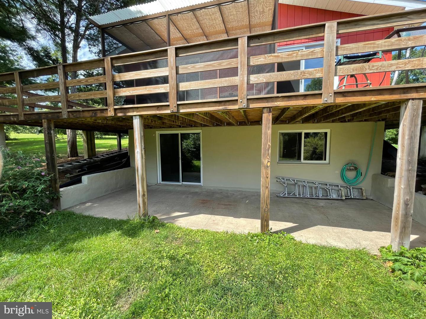 583 LOUIES LANE