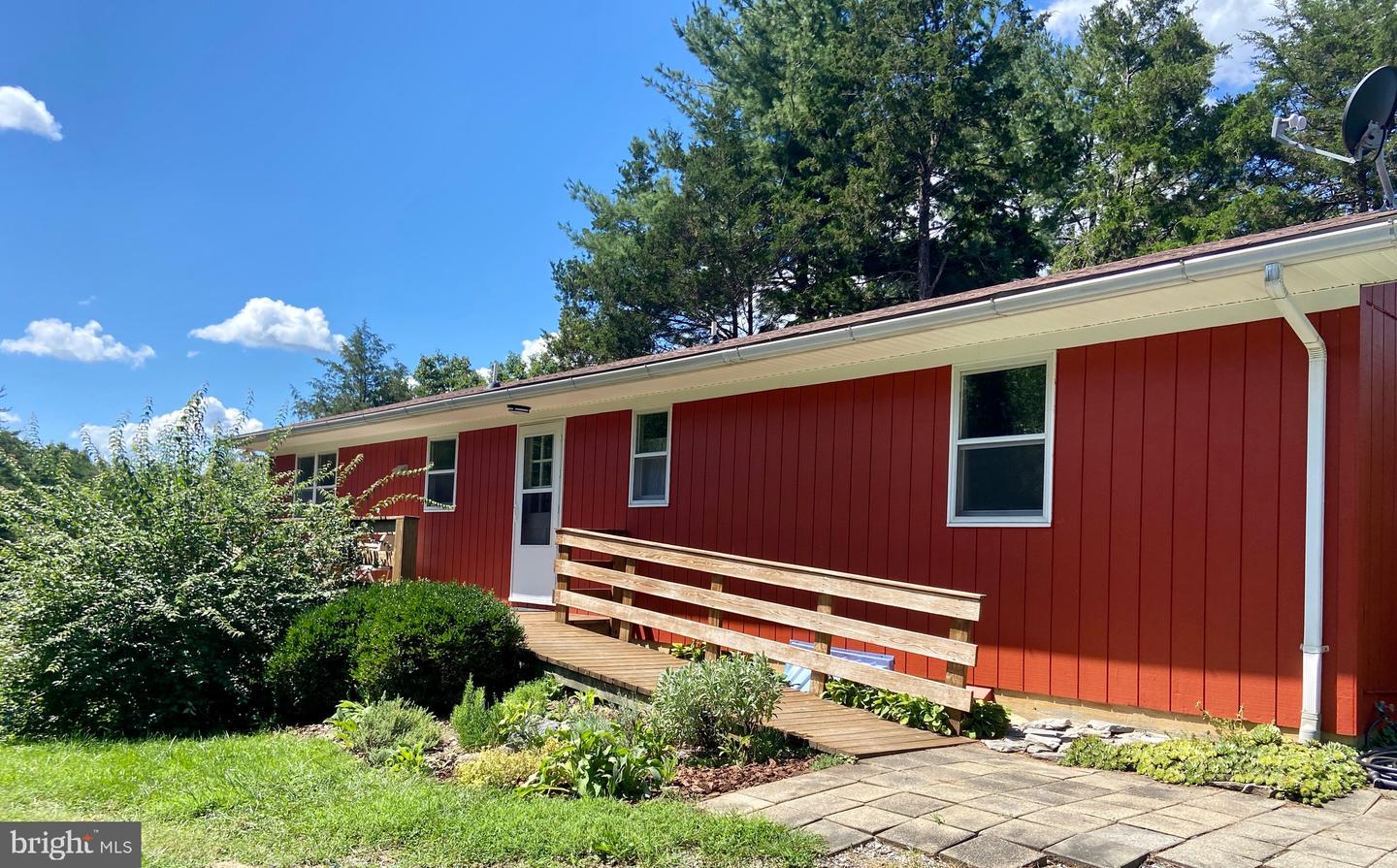 583 LOUIES LANE