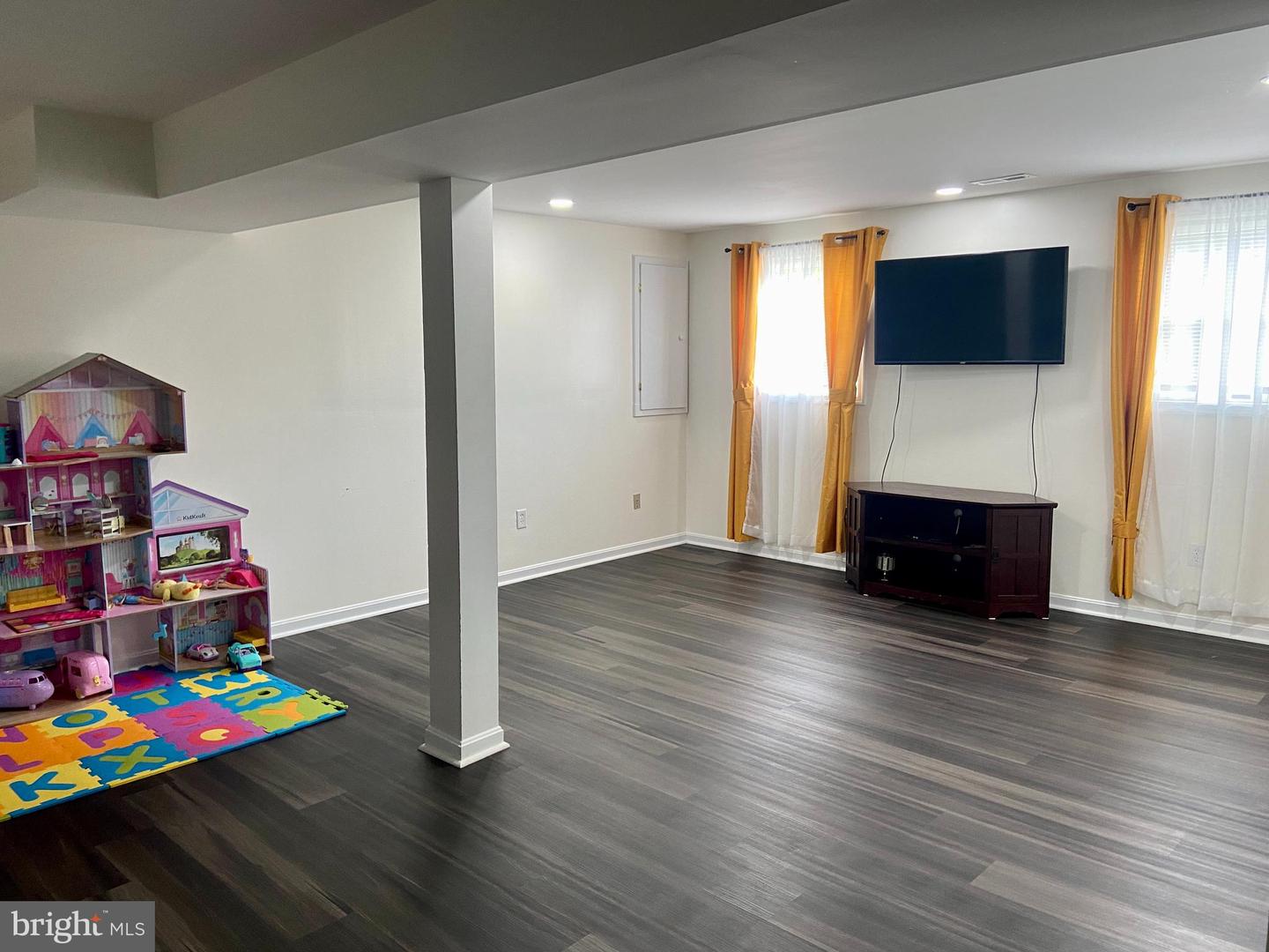 453 VARGHESE DRIVE