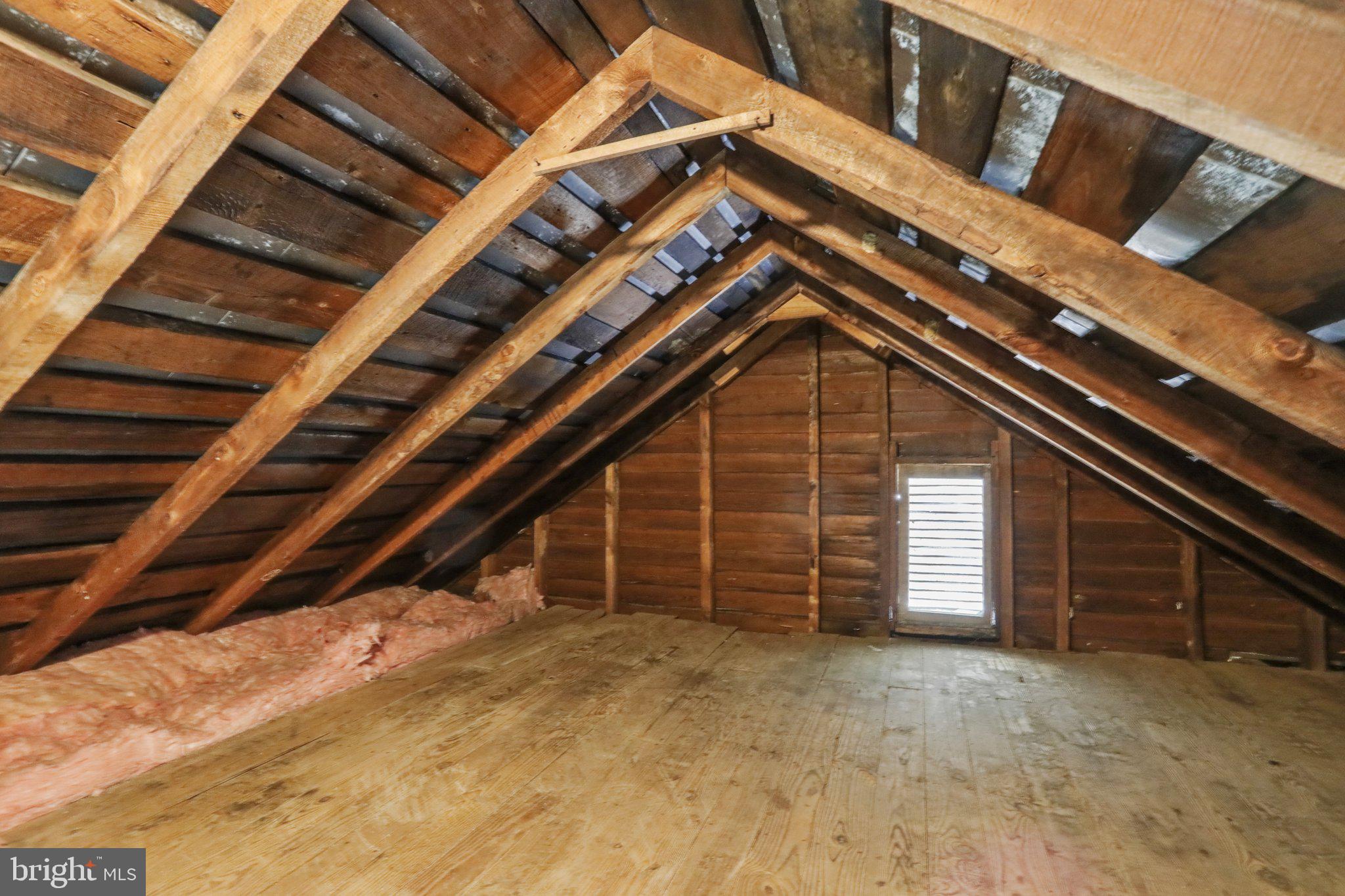 389 N Massanutten STREET