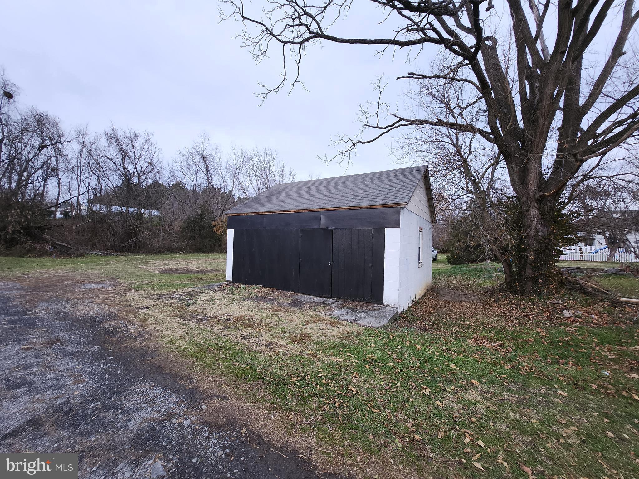 389 N Massanutten STREET