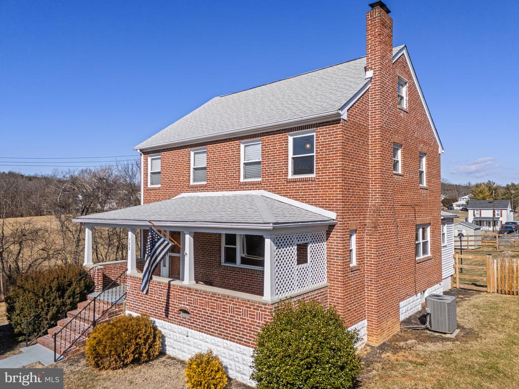 588 Orchard St