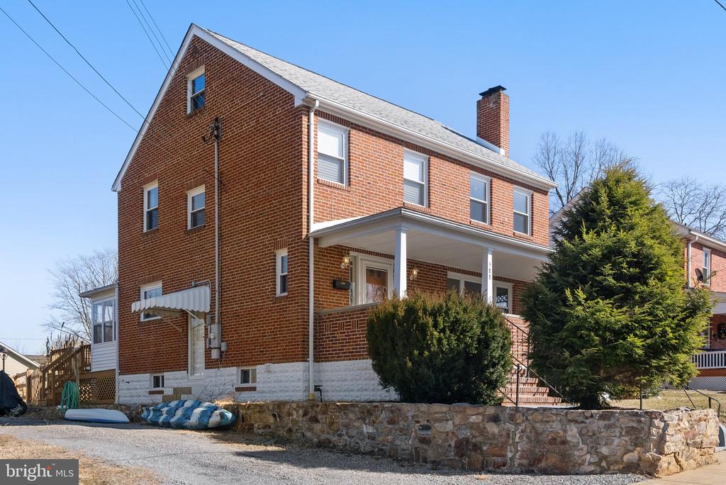 588 Orchard St