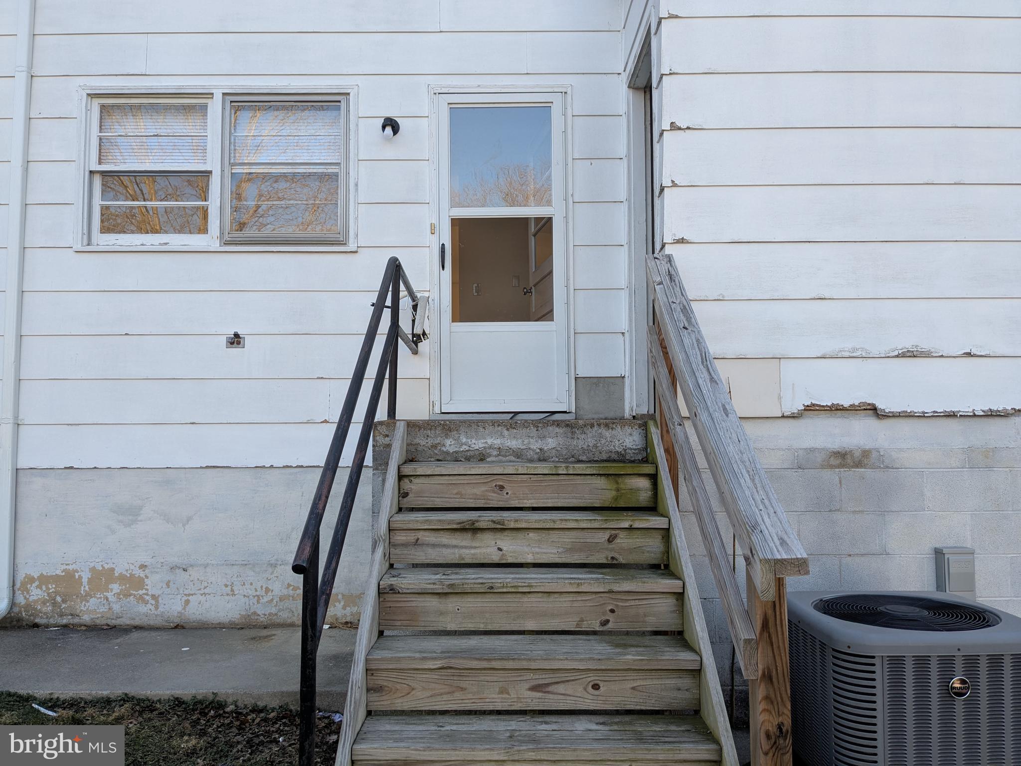 382 AILEEN AVE