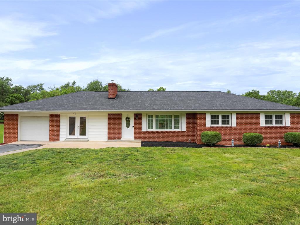 210 Jackson Ave
