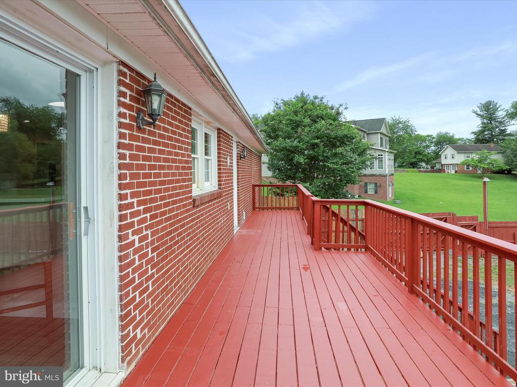 210 Jackson Ave