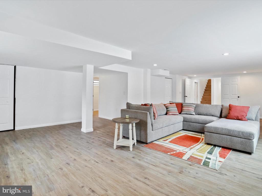 210 Jackson Ave