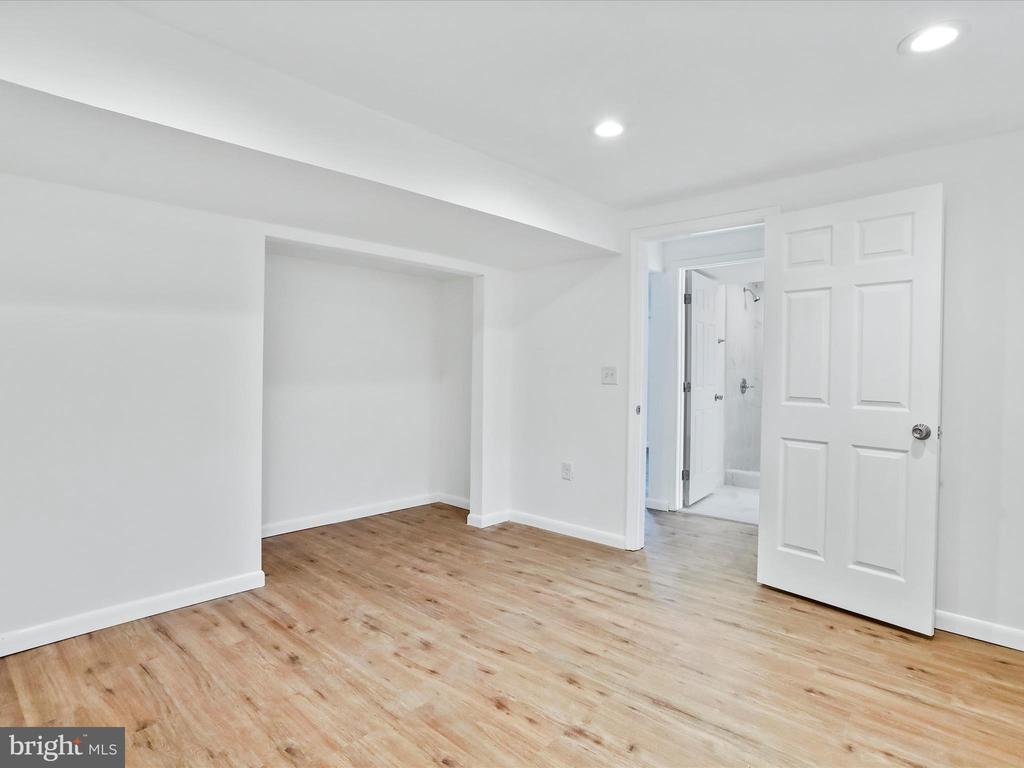 210 Jackson Ave