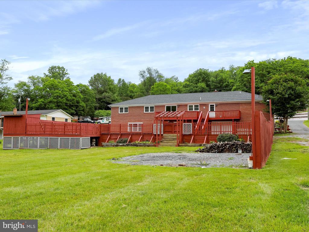 210 Jackson Ave