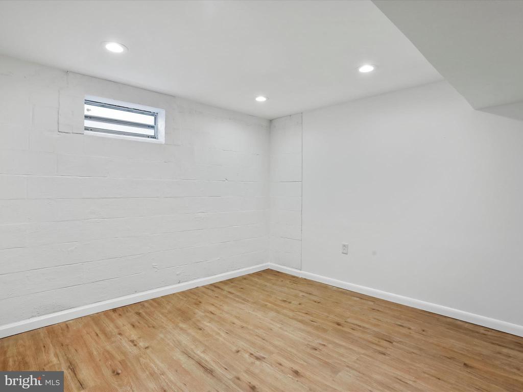 210 Jackson Ave