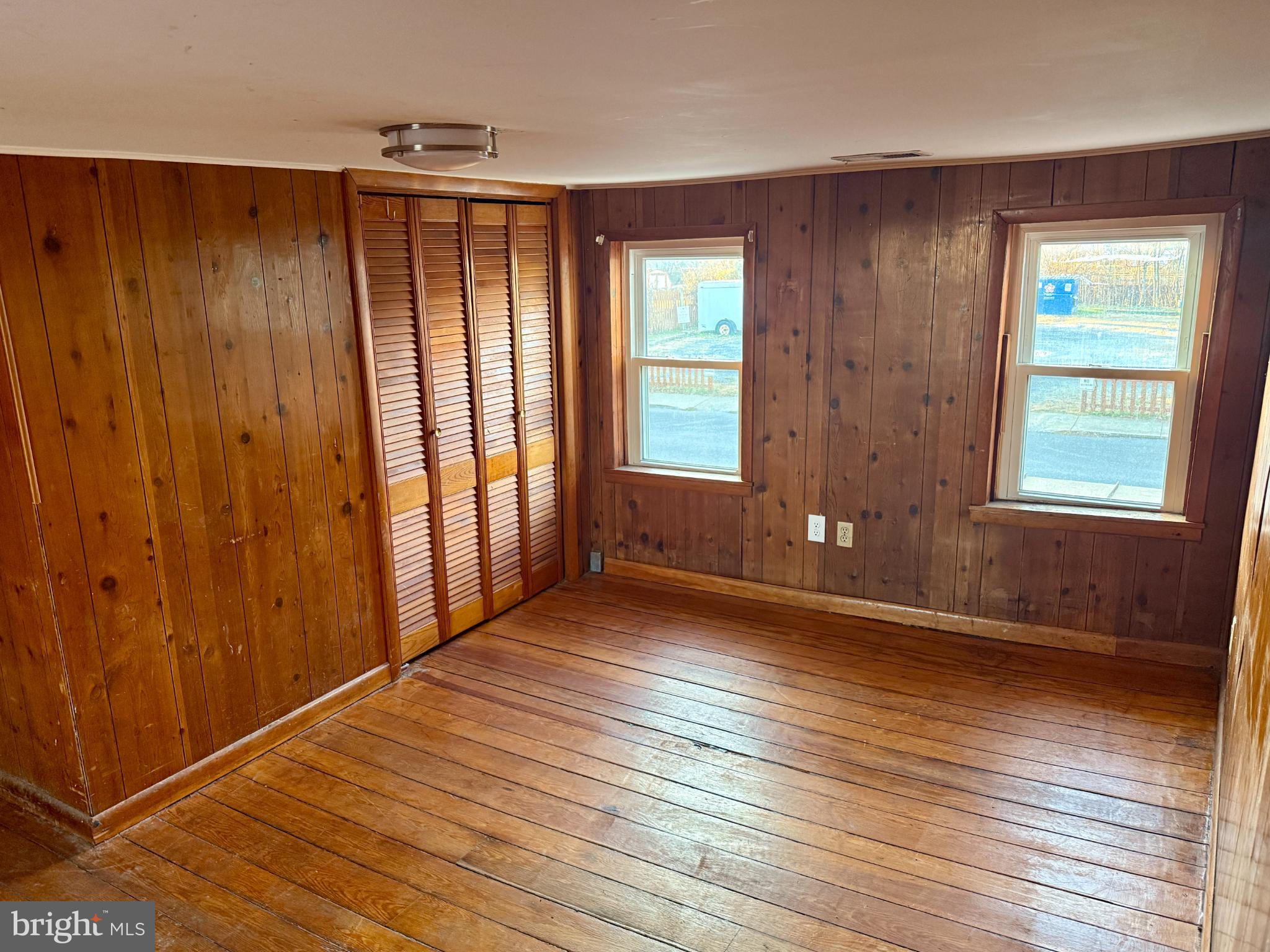 131 S MASSANUTEN STREET