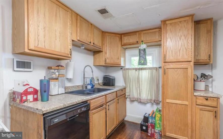 131 S MASSANUTEN STREET