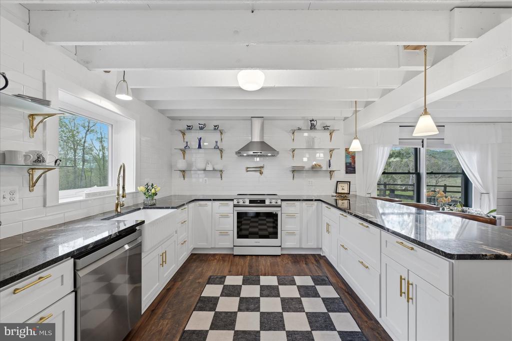 482 BOYER ROAD