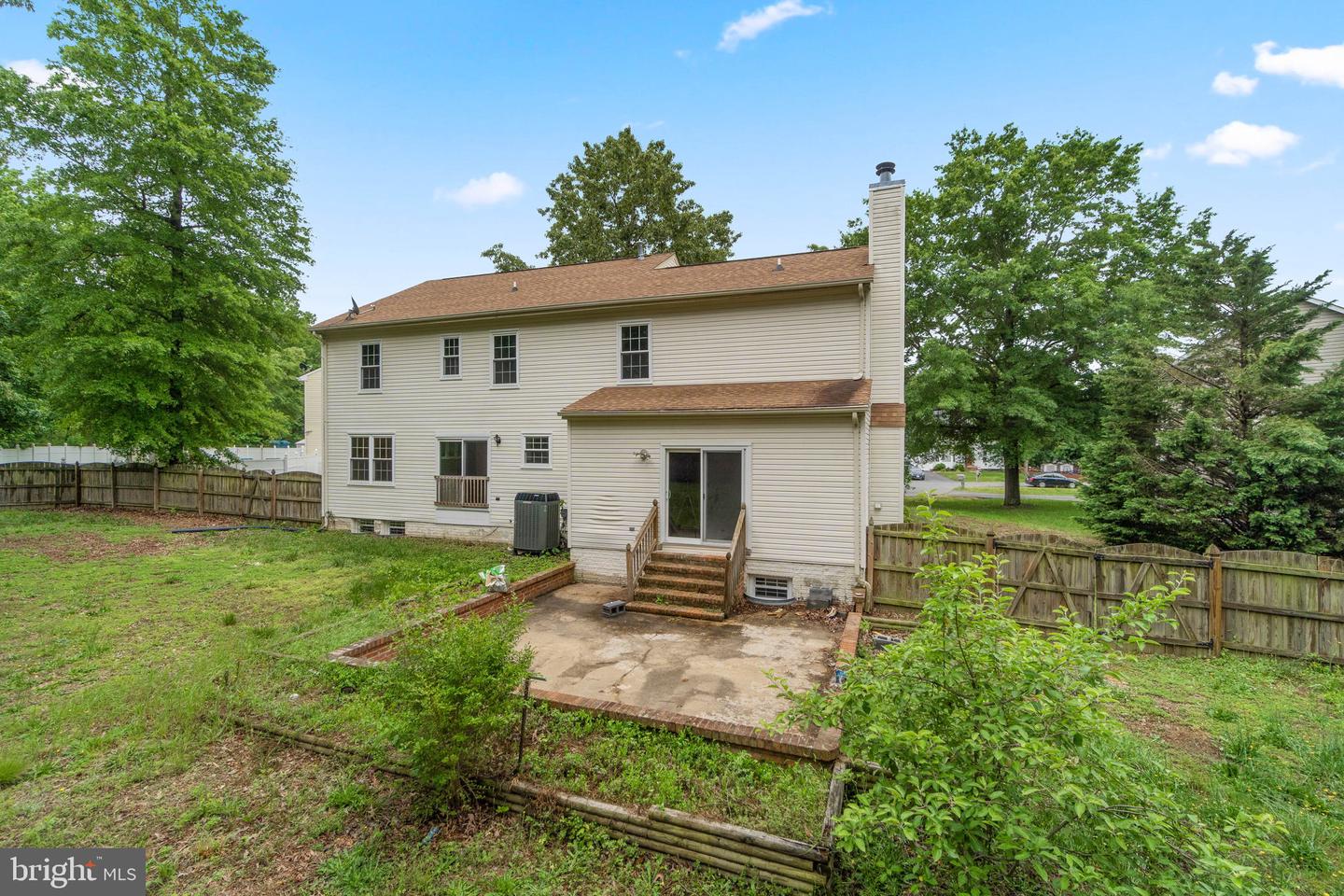 5603 WESTBURY COURT