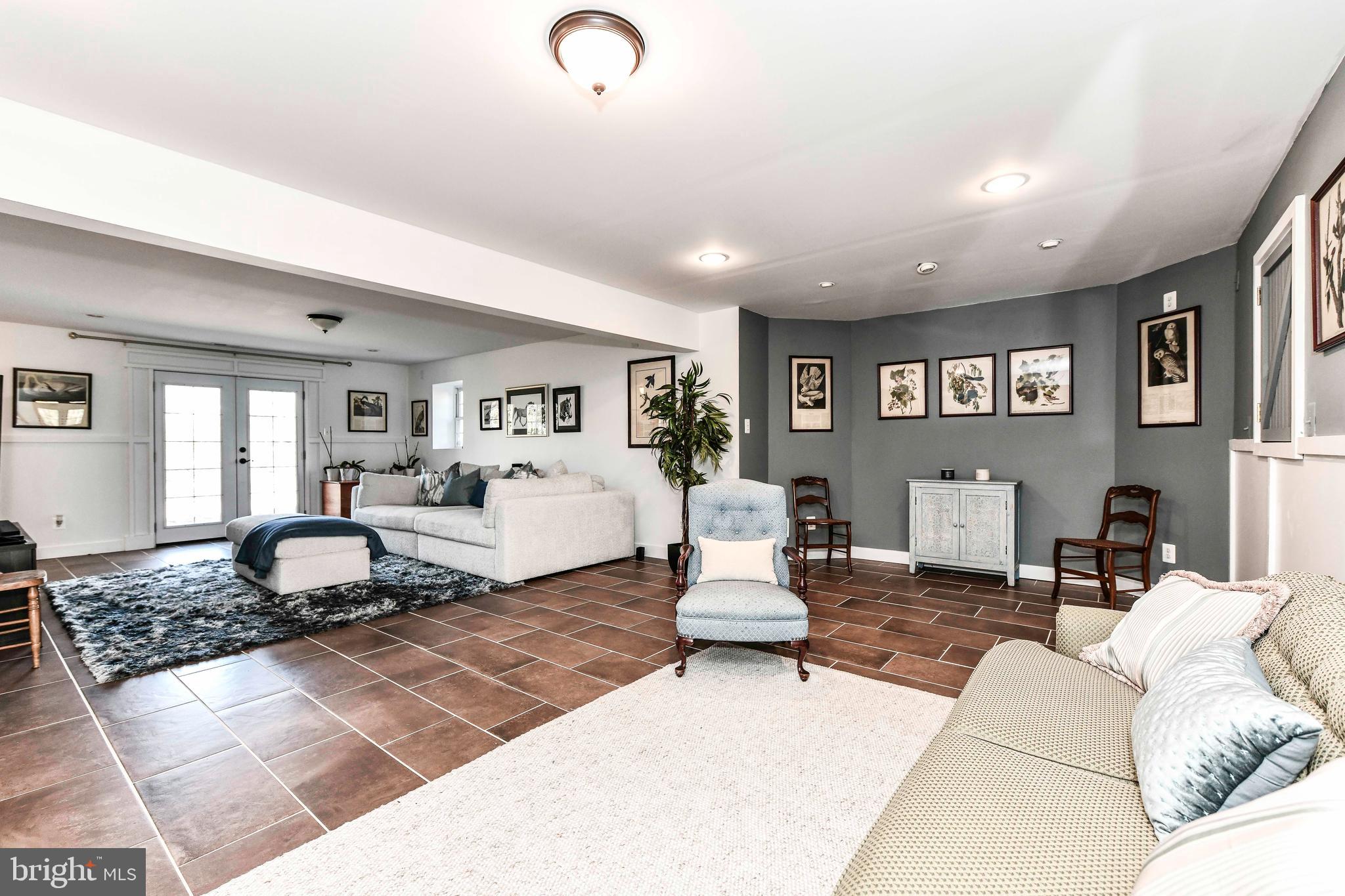 8705 Boulevard Of The Generals