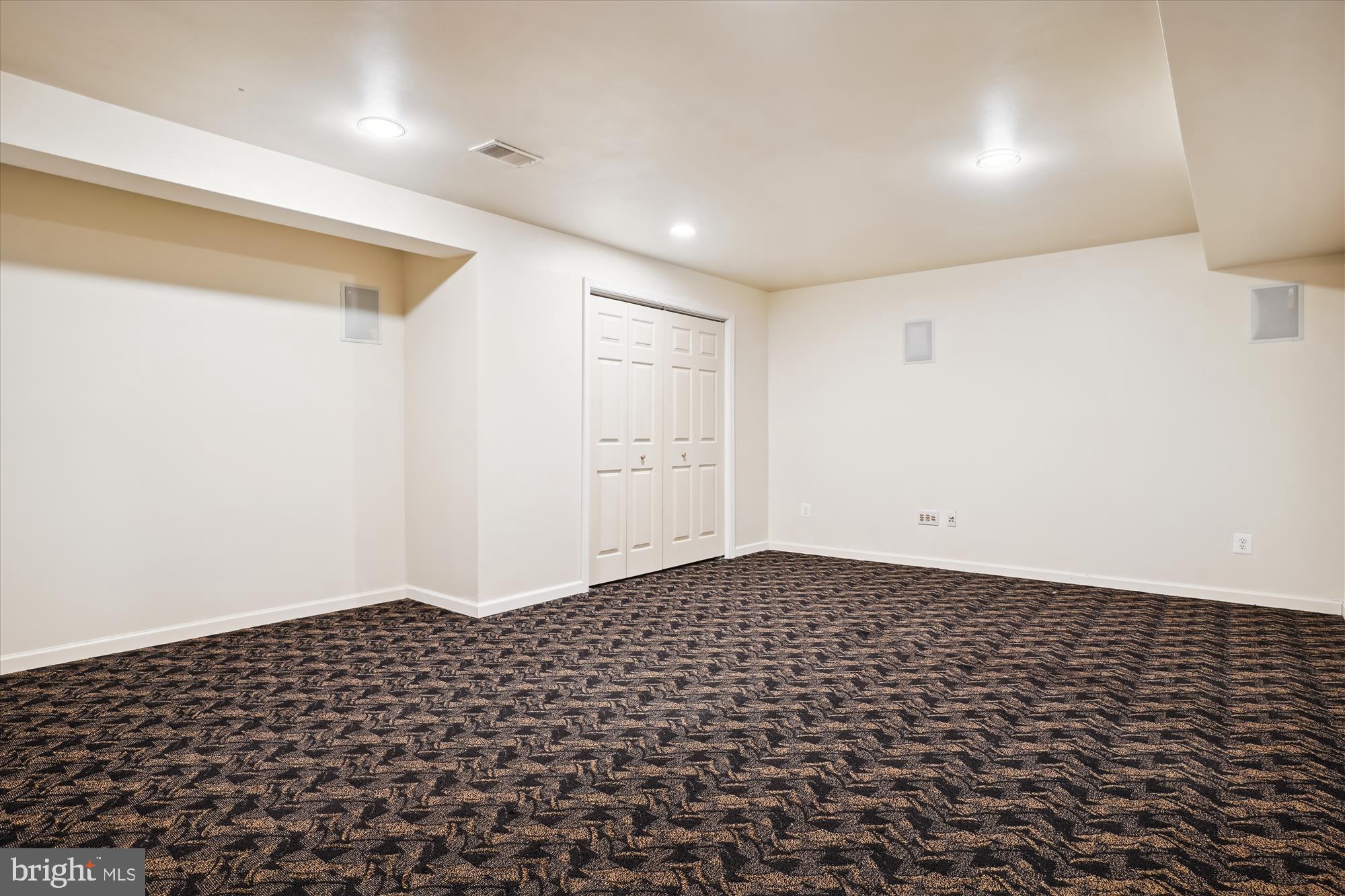 9523 Evergreen Cir