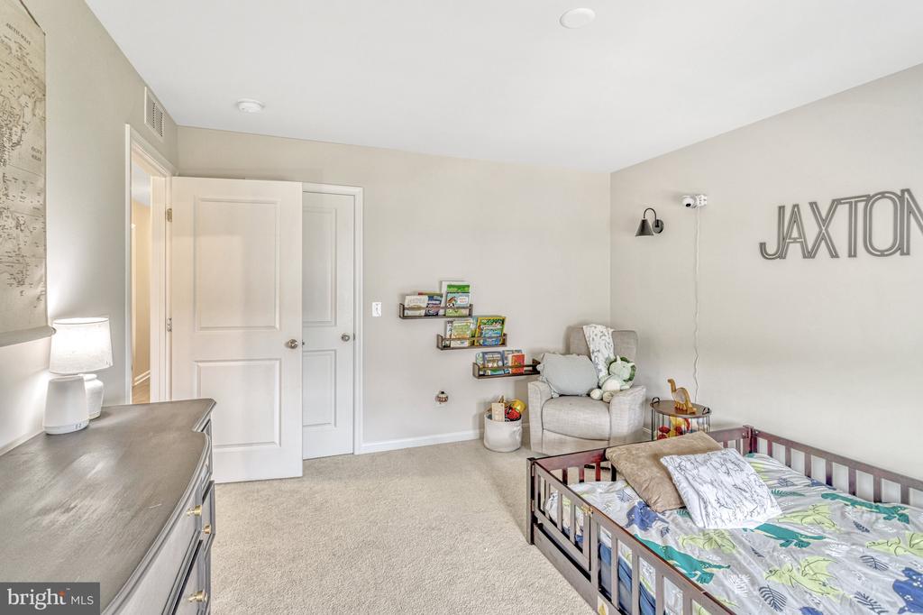 9102 Walnut Hill Rd
