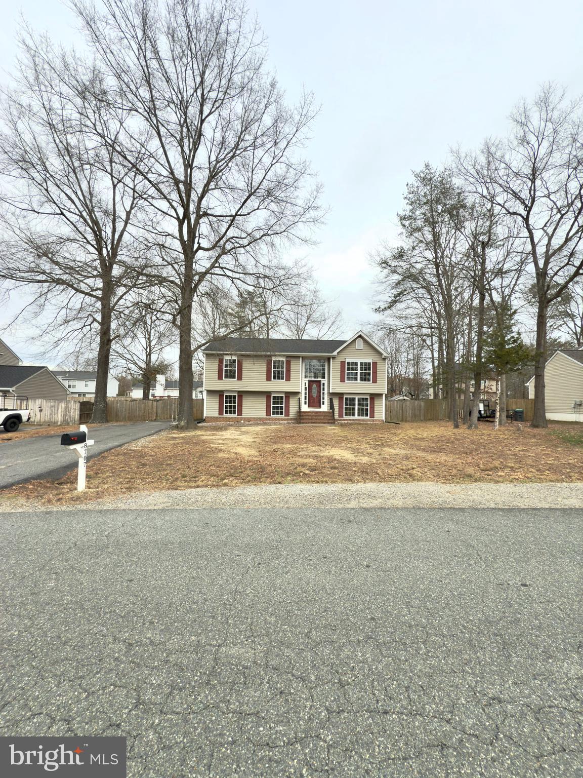 8707 Forest Glen Cir