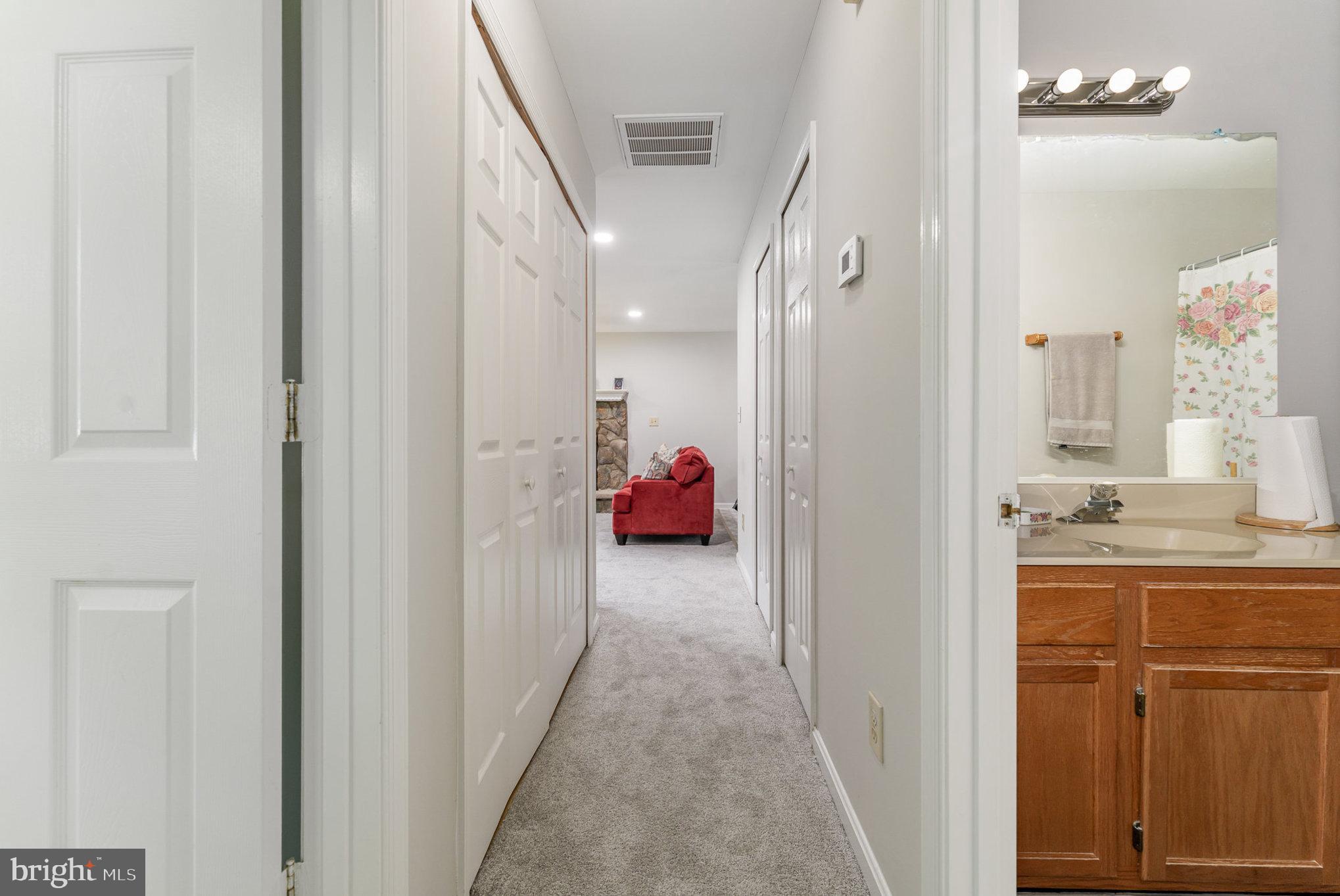 10708 White Pine Ln