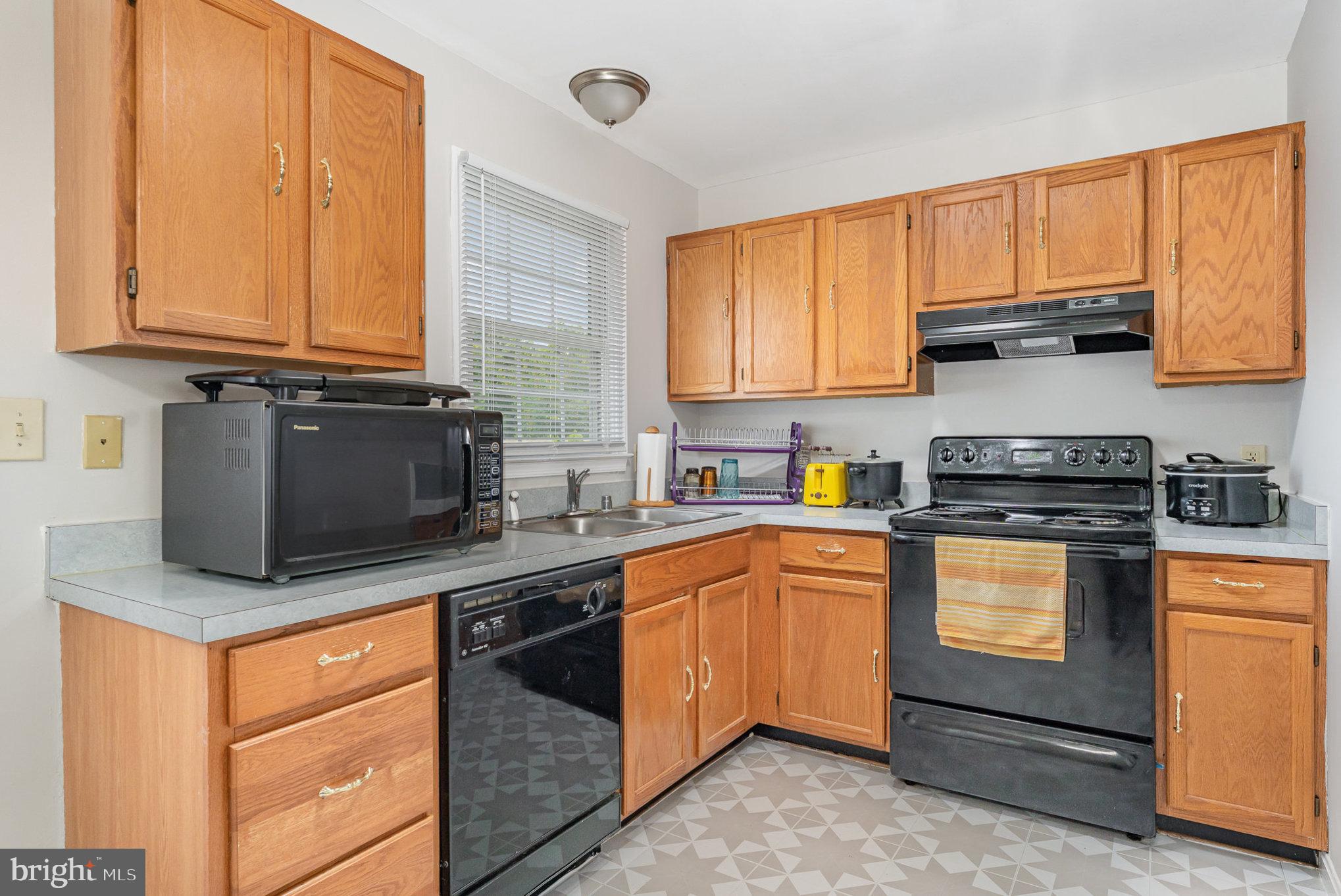 10708 White Pine Ln